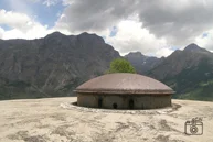 Een 75mm tourelle op een gevechtsblok in de Alpen (Ouvrage Roche-la-Croix)